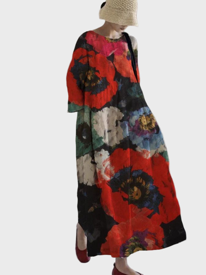 Dunkles Kleid mit roten Mohnblumen